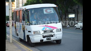 Colectivos: entre la queja y la ventaja de contar con su servicio