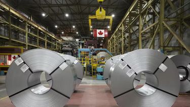 La planta General Savio opera a un 70% de su capacidad operativa, y la del Grupo ArcelorMittal a un 60%. Es por la caída de la demanda y la irrupción de las importaciones del gran país asiático. La planta General Savio opera a un 70% de su capacidad operativa, y la del Grupo ArcelorMittal a un 60%. Es por la caída de la demanda y la irrupción de las importaciones del gran país asiático.