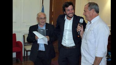 Eddo Pascot y Ramiro Llan de Rosos, dos que culminan mandato, junto a Fabián Albuerne. (HCD)