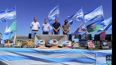 La Sociedad Rural Argentina, junto con la Sociedad Rural de Jesús María, presentaron un amparo contra las retenciones. La Sociedad Rural Argentina, junto con la Sociedad Rural de Jesús María, presentaron un amparo contra las retenciones.