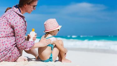 La sobre exposición solar provoca un daño acumulativo en la salud de la piel.