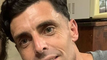 Alejandro Escudero perdió contacto con sus familiares de Mar del Plata el miércoles 19 de marzo y lo buscan desde el martes 25 del mes pasado sin tener respuestas ni saber su paradero porque su teléfono celular se habría extraviado. Alejandro Escudero perdió contacto con sus familiares de Mar del Plata el miércoles 19 de marzo y lo buscan desde el martes 25 del mes pasado sin tener respuestas ni saber su paradero porque su teléfono celular se habría extraviado.