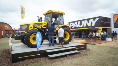 Pauny desplegó en Expoagro una propuesta integral que combinó la actualización de modelos históricos y el anticipo de nuevos desarrollos. Pauny desplegó en Expoagro una propuesta integral que combinó la actualización de modelos históricos y el anticipo de nuevos desarrollos.