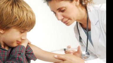 Los niños de 11 años deben recibir la vacuna contra el HPV, recientemente incluida para ellos. (ARCHIVO LA OPINION)