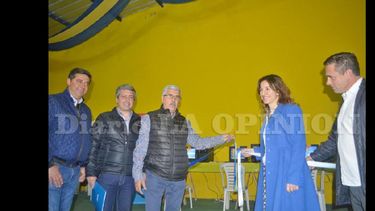 Ayer quedó habilitado el Centro de Apoyo en la sede de la Peña Pasión Xeneize. (LA OPINION)