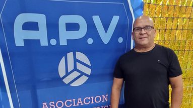 Luis Susich, entrevistado en Fuera de Página, analizó los desafíos del vóley pergaminense. Luis Susich, entrevistado en Fuera de Página, analizó los desafíos del vóley pergaminense.