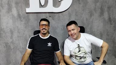 Junto a Zoilo Bartolo (ganador de Talentos en Escena), Walter Juárez estuvo en el programa Fuera de Página, que se emite por LA OPINION Play y FM 105.1.