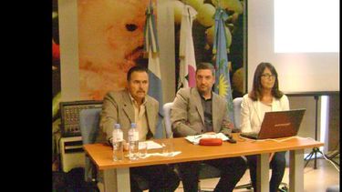 Juan Rebagliati, Guillermo Tamarit y Adriana Andrés, durante la presentación de la modalidad. (UNNOBA)