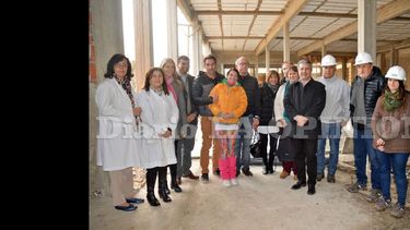 funcionarios provinciales recorrieron la obra del futuro centro oncologico funcionarios provinciales recorrieron la obra del futuro centro oncologico