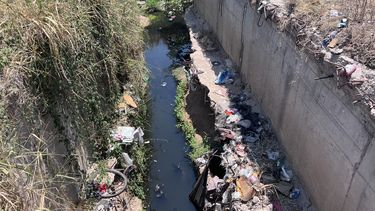 El zanjón San Nicolás es un desagüe de vital importancia para el escurrimiento del agua en la zona sur de la ciudad. El zanjón San Nicolás es un desagüe de vital importancia para el escurrimiento del agua en la zona sur de la ciudad.