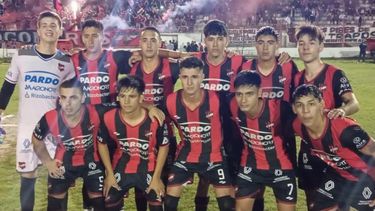 Douglas Haig eliminó a su clásico rival y buscará el título 2024 de la Liga de Pergamino frente a Racing. Douglas Haig eliminó a su clásico rival y buscará el título 2024 de la Liga de Pergamino frente a Racing.