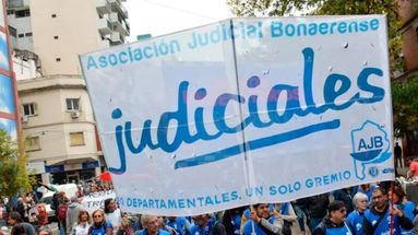 Provincia: Judiciales pidieron reabrir las paritarias y se sumaron al reclamo de estatales y docentes Provincia: Judiciales pidieron reabrir las paritarias y se sumaron al reclamo de estatales y docentes