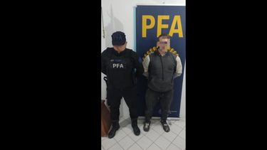 El sujeto fue detenido por personal de la Policía Federal Argentina. El sujeto fue detenido por personal de la Policía Federal Argentina.