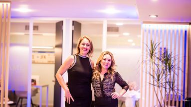 Romina Apesteguía y Lorena Monastra , las responsables de llevar adelanta la empresa Amé.