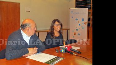 Carlos Sosa y Adriana Andrés, coordinadores de la iniciativa que tendrá lugar esta tarde. (LA OPINION)