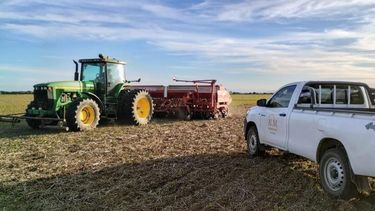 De acuerdo al informe, si bien disminuyó la diferencia entre el precio percibido por los productores y la cotización internacional de los granos, en el horizonte aparecen señales por demás preocupantes.