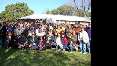 Los promotores, en el quincho del Inta Pergamino, compartiendo sus saberes en el taller.  (INTA PERGAMINO)