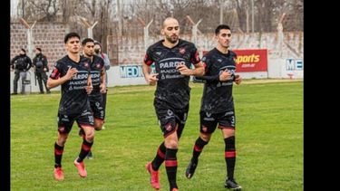 Douglas Haig irá esta tarde por su decimotercer triunfo en la Zona 3 para dejar atrás la derrota en Chivilcoy. Douglas Haig irá esta tarde por su decimotercer triunfo en la Zona 3 para dejar atrás la derrota en Chivilcoy.
