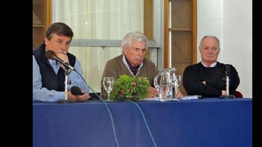 Héctor Espina, Mariano Bosch y Omar Scheneiter, ayer en el Inta Pergamino.  (INTA PERGAMINO)