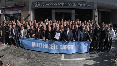 Un grupo de intendentes bonaerenses fue al Ministerio de Capital Humano por el desfinanciamiento de planes alimentarios y presentó un petitorio por falta de recursos. Un grupo de intendentes bonaerenses fue al Ministerio de Capital Humano por el desfinanciamiento de planes alimentarios y presentó un petitorio por falta de recursos.