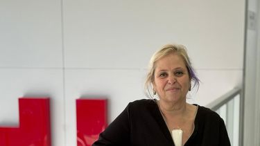 La historia de Adriana, la docente zarateña que trabaja triple turno y volvió a nacer tras una compleja cirugía cardíaca La historia de Adriana, la docente zarateña que trabaja triple turno y volvió a nacer tras una compleja cirugía cardíaca