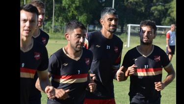 El plantel de Douglas Haig se alista para afrontar su segundo partido como local en la presente temporada. El plantel de Douglas Haig se alista para afrontar su segundo partido como local en la presente temporada.