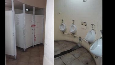 La falta de mantenimiento es evidente. Los sanitarios están dañados, hay pérdidas de agua y el edificio en general presenta un abandono preocupante. Los servicios son nulos.