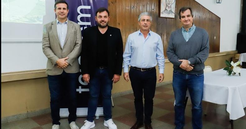 Fernando Freytes, Head of IoT Telecom - Roman Bouvier, Intendente de Rojas - Javier Martínez, Intendente de Pergamino - Juan Pablo Cosentino, Gerente Desarrollo de Negocios IoT Telecom