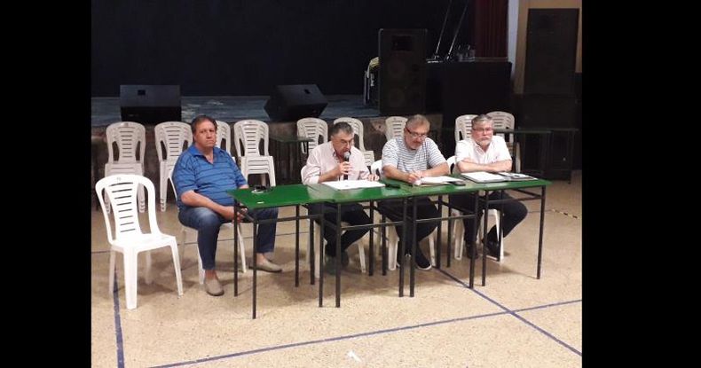 Aníbal Figueiras (vice), Eduardo Bibbó (delegado que presidió la asamblea), Roberto Zucarelli (presidente) y Marcelo Teixidó (tesorero).