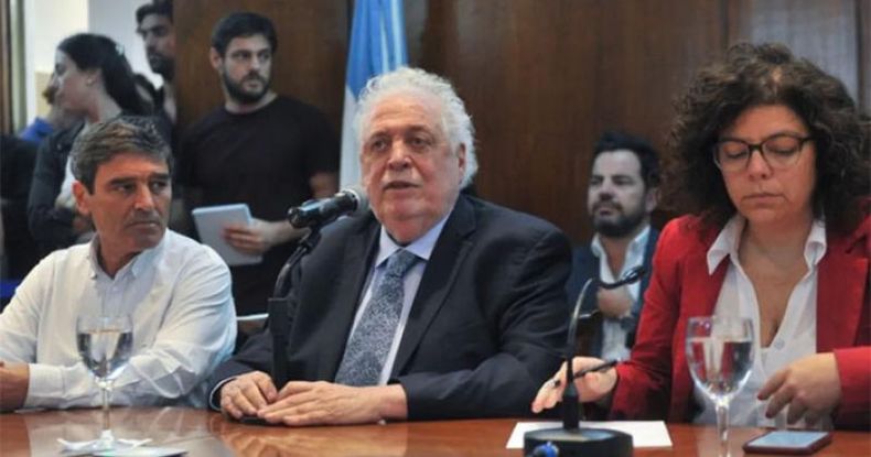 El 3 de marzo de 2020 Ginés González García, junto a Fernán Quirós y Carla Vizzotti, brindaron una conferencia de prensa que confirmaba la llegada del coronavirus a la Argentina.