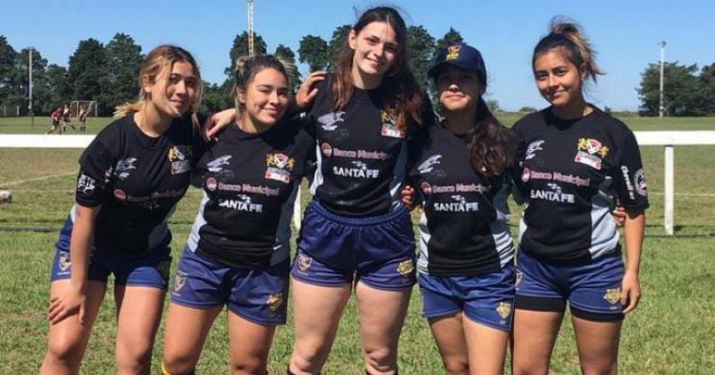 Las Lobitas convocadas al seleccionado juvenil: Gabriela Müller, Priscila Sosa, Julieta Méndez, Damaris Acevedo y Lourdes González.