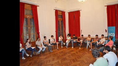 Comprometidamente los pergaminenses vienen trabajando en esta nueva iniciativa juvenil. (ARCHIVO LA OPINION)