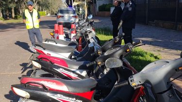 Operativos de tránsito en San Pedro: secuestraron nueve motos y un auto por falta de documentación Operativos de tránsito en San Pedro: secuestraron nueve motos y un auto por falta de documentación