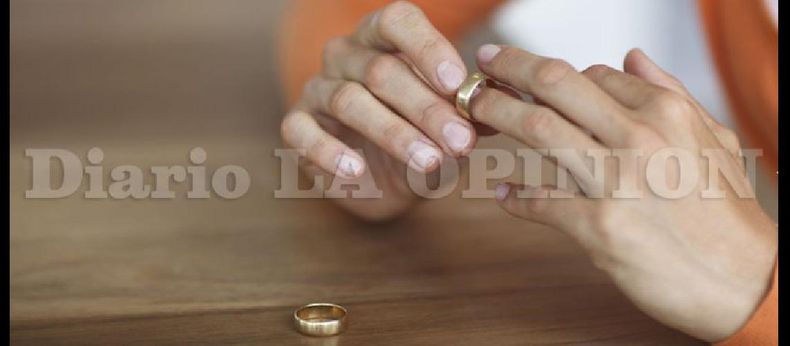 El Papa Francisco reformó el proceso para la nulidad matrimonial en la Iglesia Católica, permitiendo resoluciones rápidas. (ABOGADO DIVORCIO)