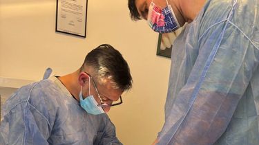 Las graves lesiones en el intento de homicidio le generaron un tratamiento integral maxilofacial y odontológico. Las graves lesiones en el intento de homicidio le generaron un tratamiento integral maxilofacial y odontológico.