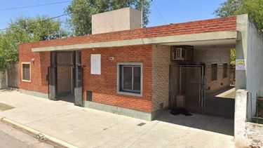 El Caps Elustondo se ubica en calle Florida al 2200 del barrio 12 de Octubre. El Caps Elustondo se ubica en calle Florida al 2200 del barrio 12 de Octubre.