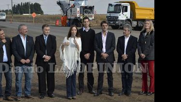 La gobernadora hizo el anuncio este martes en el Partido de Ramallo junto a intendentes de la región. (PRENSA GOBERNACION)
