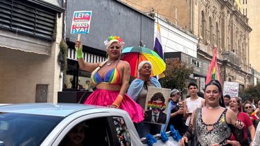 Se desarrolló en San Nicolás la VII Marcha del Orgullo, convocada por la Asociación de Travestis, Transexuales y Transgéneros (ATTTA) y Orgullo SN. Se desarrolló en San Nicolás la VII Marcha del Orgullo, convocada por la Asociación de Travestis, Transexuales y Transgéneros (ATTTA) y Orgullo SN.