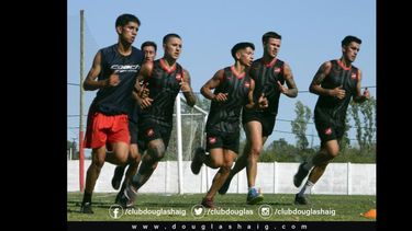 El equipo Rojinegro completó ayer la tercera semana de pretemporada en nuestra ciudad. El equipo Rojinegro completó ayer la tercera semana de pretemporada en nuestra ciudad.