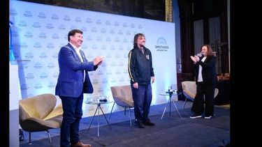 Se firmó un acta de compromiso para la campaña Ni un pibe ni una piba menos por la droga. Se firmó un acta de compromiso para la campaña Ni un pibe ni una piba menos por la droga.