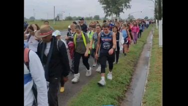 Ayer los peregrinos unieron Pergamino con Conesa, localidad en la que pasaron la noche. Ayer los peregrinos unieron Pergamino con Conesa, localidad en la que pasaron la noche.