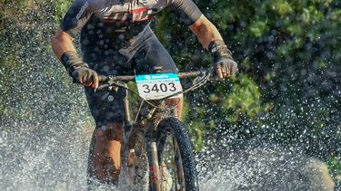 Uno de los participantes de San Nicolás en la tradicional competencia de Mountain Bike. Uno de los participantes de San Nicolás en la tradicional competencia de Mountain Bike.