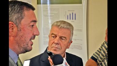 Guillermo Tamarit y Omar Pacini durante la presentación del nuevo espacio de la Unnoba. (LA OPINION)