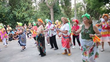 La Dirección de Adultos Mayores dependiente de la Secretaría de Desarrollo de la Comunidad, realizó la jornada de cierre de la Colonia de Adultos Mayores en el complejo municipal del ex Tiro Federal. La Dirección de Adultos Mayores dependiente de la Secretaría de Desarrollo de la Comunidad, realizó la jornada de cierre de la Colonia de Adultos Mayores en el complejo municipal del ex Tiro Federal.