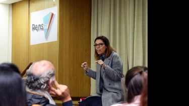 Laura Alonso disertó en la sede de la Fundación Pensar Pergamino. (FUNDACION PENSAR)