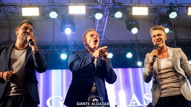 Destino San Javier emocionó al público de Pergamino con un show multitudinario en Parque Belgrano, en el marco de los 400 años de La Dormida. Destino San Javier emocionó al público de Pergamino con un show multitudinario en Parque Belgrano, en el marco de los 400 años de La Dormida.