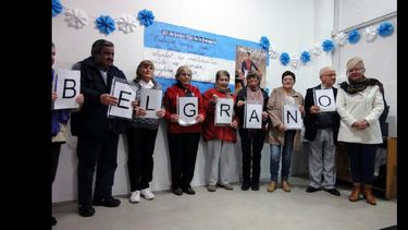 La comunidad educativa de la Escuela de Adultos recordó a Manuel Belgrano. (ESCUELA Nº 701)