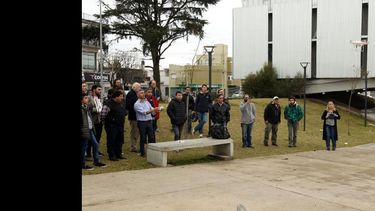 El especialista Oscar Fuaz tuvo a su cargo la capacitación, que incluyó un módulo práctico. (PRENSA MUNICIPALIDAD)