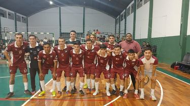 Defensores de Villa Ramallo es uno de los punteros del Torneo Apertura de Futsal. Defensores de Villa Ramallo es uno de los punteros del Torneo Apertura de Futsal.