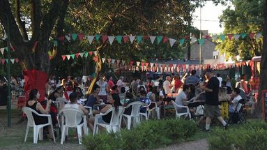 Zárate presenta una variada agenda de actividades para disfrutar este fin de semana, con propuestas culturales, deportivas y recreativas para toda la comunidad. Zárate presenta una variada agenda de actividades para disfrutar este fin de semana, con propuestas culturales, deportivas y recreativas para toda la comunidad.